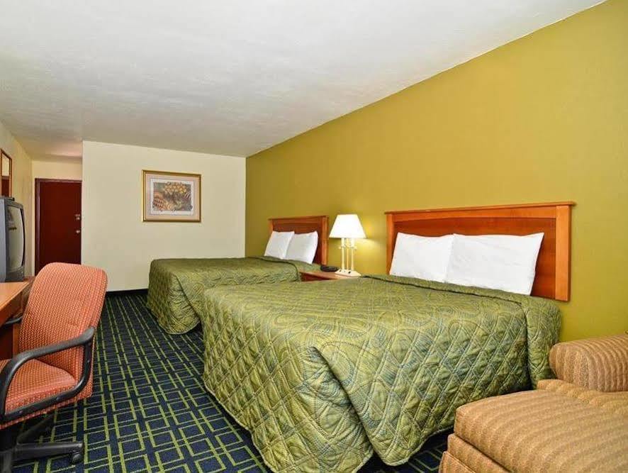 Americas Best Value Inn Pauls Valley Bagian luar foto